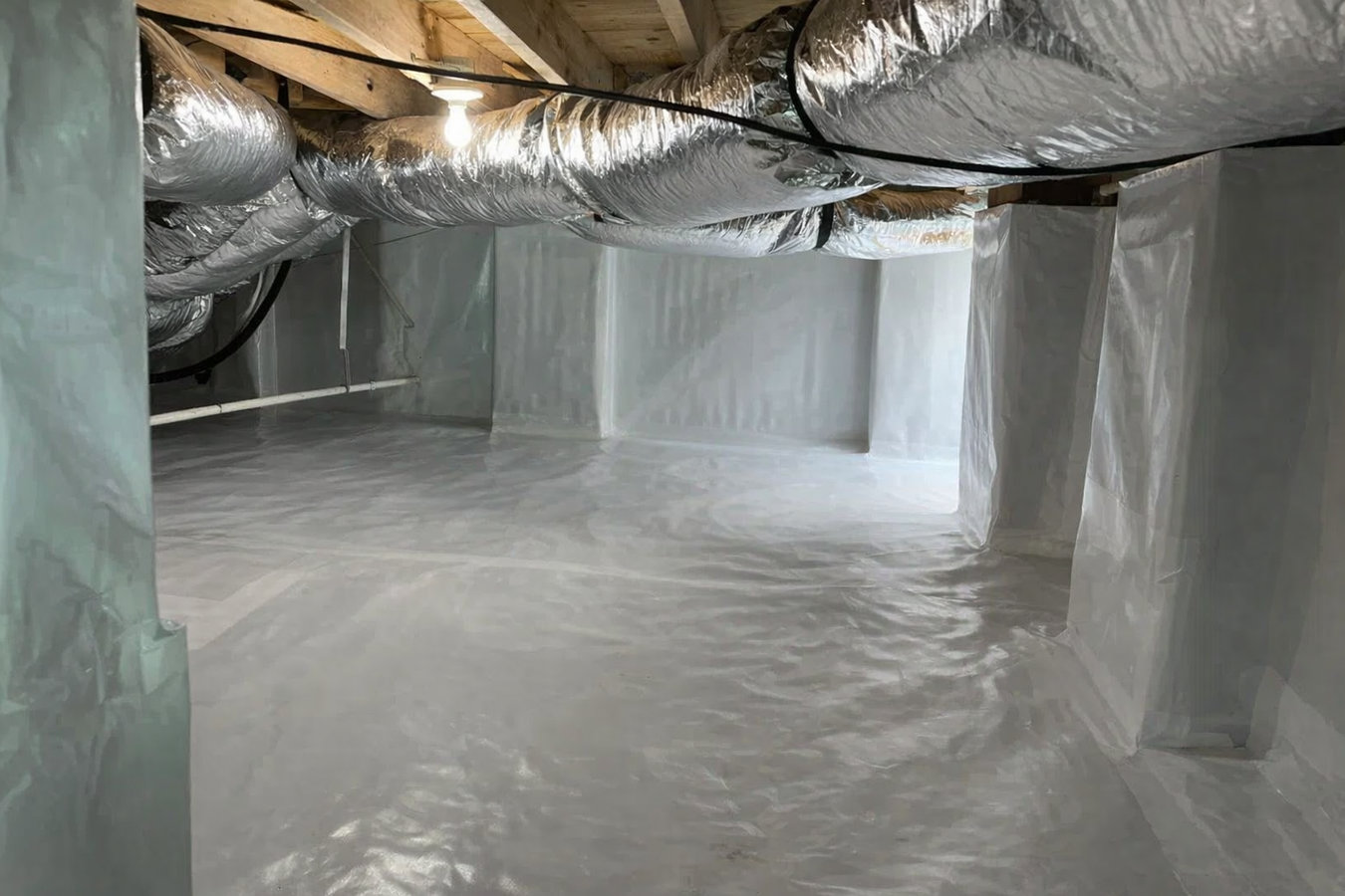 Crawl space vapor barrier in Conway, AR