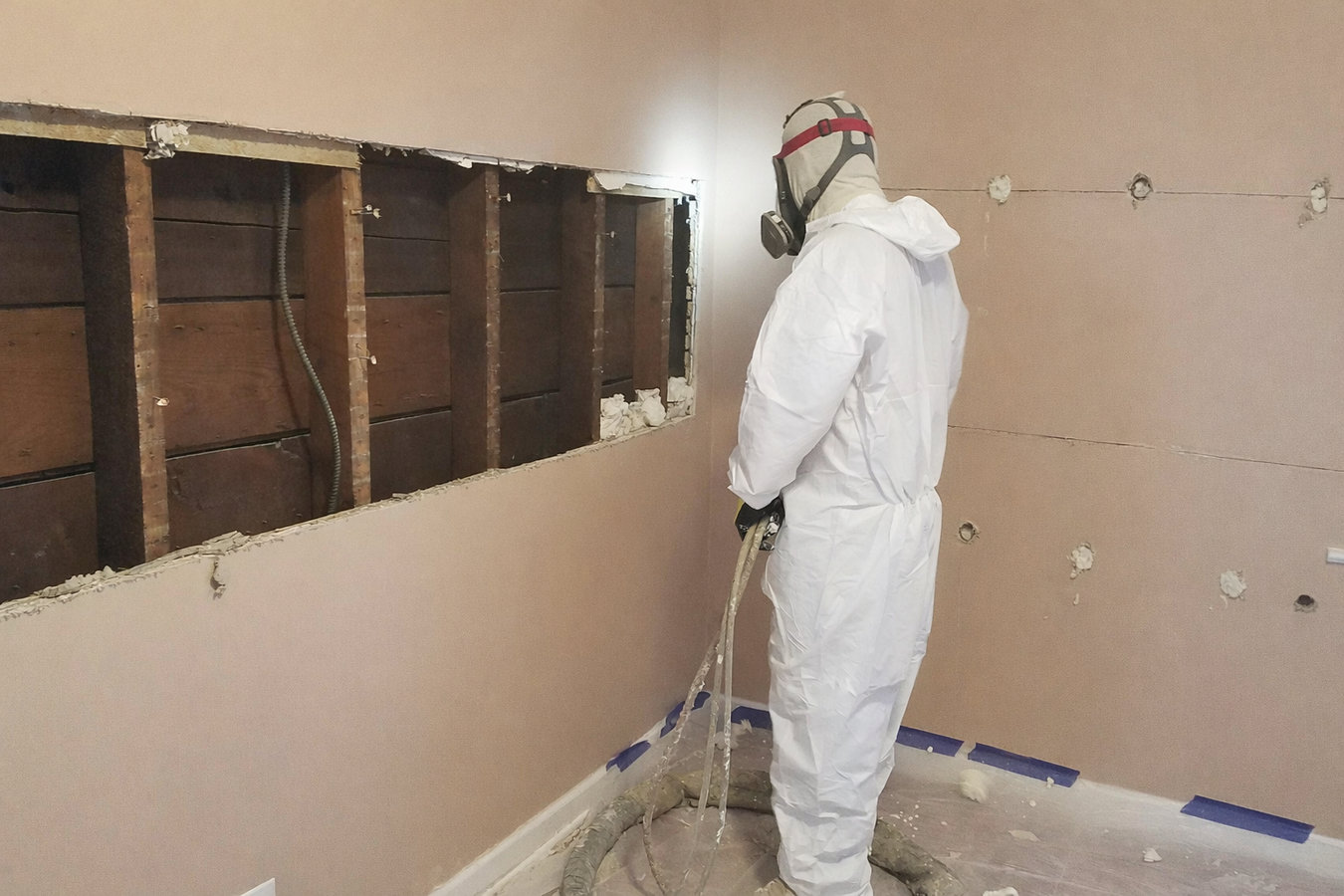 Retrofit insulation in Conway, AR